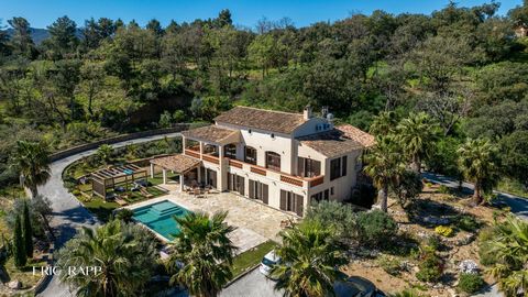 Superbe villa au calme offrant une vue dégagée