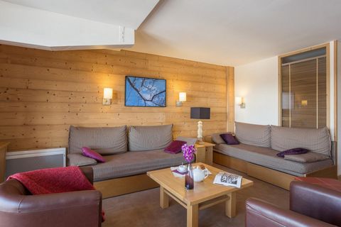 Located at the heart of the internationally renowned Courchevel 1850 ski resort, the Pierre & Vacances Les Chalets du Forum residence proposes spacious, comfortable and well designed apartments. Made up of three buildings of three floors, the residen...