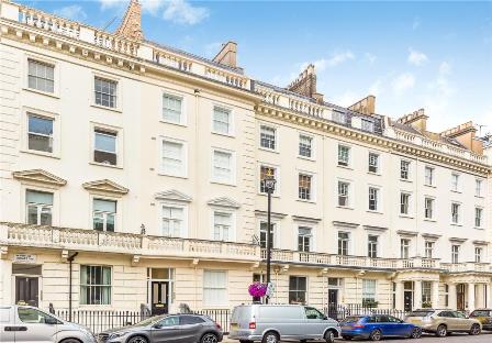 A beautiful and rather elegant 1 bedroom apartment on the 2nd floor of a magnificent grade II listed building with glorious views over the extremely well maintained Warwick Square Gardens. A beautiful and rather elegant 1 bedroom apartment on the 2nd...