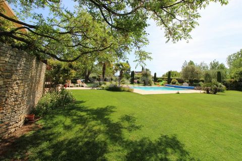 REF 3848LC - LES ARCS SUR ARGENS Rare and exceptional, close to the TGV station and not far from the city center 10 minutes walk and quiet, come and discover this beautiful family country house in a pretty garden with fruit trees and truffle oaks and...