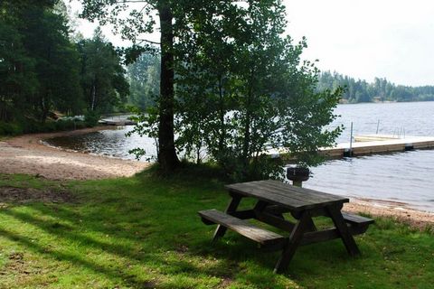 This delightful holiday home is set by a little lake in the scenic area of Håcksvik.It offers a panoramic view of the lake and a lovely terrace for relaxation. The house itself is well-maintained and inviting. It features a light and airy family room...