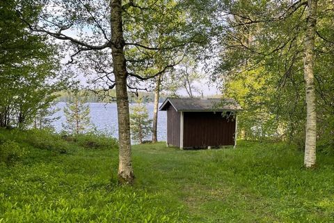 You live close to nature in the eastern part of Tiveden, Sweden's southernmost wilderness, in this spacious house. There are many nature experiences and cultural-historical sites to visit. Askersund with its picturesque city center and lovely walking...