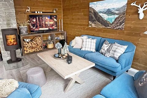 Lovely holiday home situated high up in the mountain side with panoramic views. Ski in/ski out and cross-country trails right next to the cabin, as well as child-friendly winter activities nearby. The cabin has a large entrance area with plenty of sp...