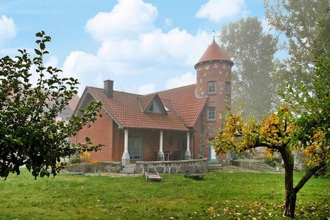 Holidays like in a fairy tale! Original holiday home with observation tower in the climatic health resort of Plau am See with two fully furnished holiday apartments in the Leisten district. The bright and friendly accommodation is located in the hear...