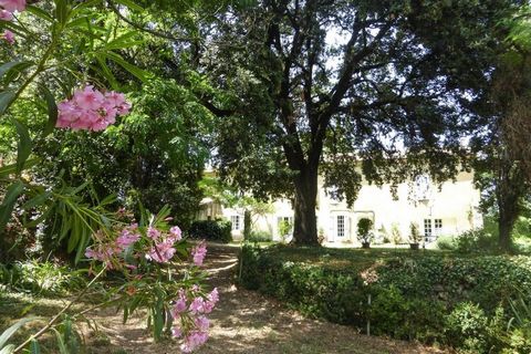 Quietly situated Provençal and two-storey country house on a 10 ha vineyard. A 1,000 sqm large and unenclosed area is at your disposal for private use. To the side of your holiday home is a small granny annexe, which is rarely used. The second stone ...