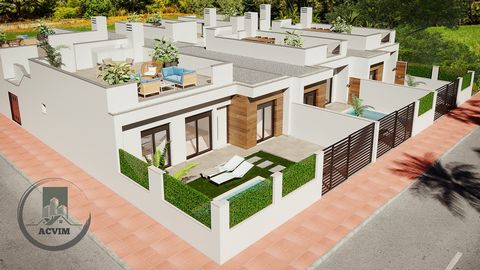 Beautiful townhouses of new construction in a luxurious complex of 12 villas, with: 3 bedrooms, 2 bathrooms, private pool of 11.25m², terrace areas on the ground floor and large solarium of 50m² on the first floor which allows you to enjoy all hours ...
