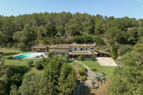 Co-exclusivity. This charming property on the edge of a forest enjoys a peaceful setting and open views over the hills. It offers a main villa on two levels with 4 en suite bedrooms, and a guest house with an additional bedroom. For horse-riding enth...