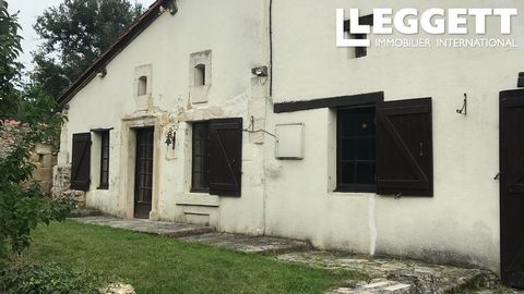A22292LOC24 - Small old house, partly built of stone, measuring 94 m2, ideal for a holiday immersed in nature. In a hamlet in the heart of the Forêt de La Double (over 50,000 ha), a remnant of ancient forests dating back to the Middle Ages. Pretty wo...