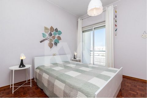 If you want to invest in an excellent 4-bedroom apartment in the center of Faro, then this is the apartment for you. Located in the center of Faro, just 5 minutes from the access roads that take you to any part of the Algarve, this 4-bedroom apartmen...