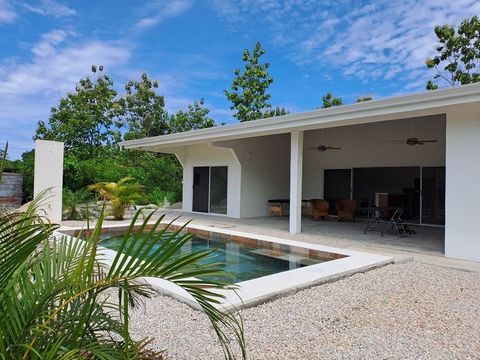 Dit prachtige pand biedt een prachtige combinatie van modern comfort, mooie uitzichten en voldoende ruimte voor verdere uitbreiding. Casa Colina Mono is gelegen in de prachtige wijk Barrio Monos in Samara Guanacaste Costa Rica, deze woning biedt een ...