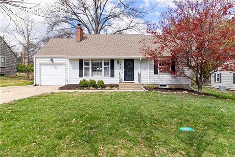 Welcome to this charming home in the heart of Prairie Village, KS. This delightful abode boasts 4 bedrooms and 2 bathrooms, making it the perfect space for comfortable living and entertaining. As you step inside, you'll be greeted by a spacious and i...
