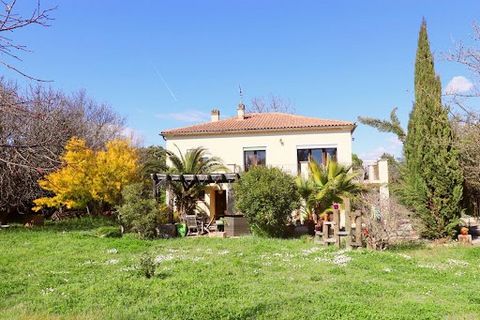 Christophe NICOLAS (EI) 30400 Villeneuve-Lès-Avignon. Exclusivity. House of 174 M2 on a large wooded plot of 2500 M2. Life annuity without annuity on one head: 68-year-old woman. Amount of the bouquet: 216,250 euros. Fees paid by the seller. Market v...