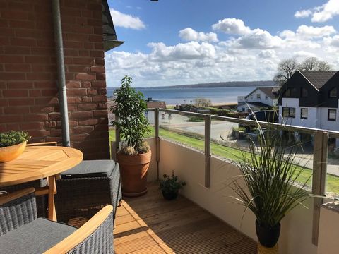 Welcome to Wassersleben. With a sea view, a high recreational and leisure value and close to the center of the beautiful fjord town of Flensburg, you live in a recently completed, completely renovated 2-room apartment with tastefully, individually de...