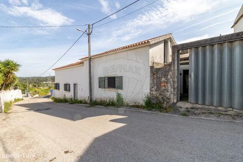 Unfinished house consisting of ground floor, use of the roof span, garage, storage and patio. The ground floor has an entrance hall, living room/kitchen, bedroom and bathroom. The roof span has ample space, storage and a bathroom. This property is lo...