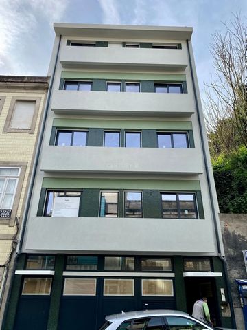 Building located in the center of Porto, 700m from the metro of the bolhão. Consisting of 5 apartments (one per floor) all with balcony and terrace. Optimal solar exposure (east / west) Building with elevator The work was completed in May 2020 Modern...