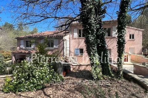 Located in the countryside, close to amenities, we offer for sale this beautiful recent house with a living area of ??almost 150 m². It has a very beautiful bright living room of 45 m² with fireplace, a fully equipped kitchen of 17m², 4 beautiful bed...