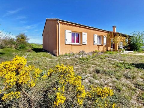 Ref 2021EC: 5 minutes from Larnas near the gorges of L'ARDECHE, discover this pretty single storey villa, with its large plot of 1500m² with open views. Composed of a large living room with fitted kitchen, 3 bedrooms, 1 bathroom with bathtub and show...
