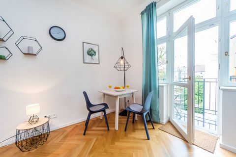 This beautiful studio with balcony offers living room with kitchenette, balcony, bathroom and hall. The studio is finished in cozy and modern tones and it is fully furnished and equipped with electrical appliances, including a washing machine and Wi-...