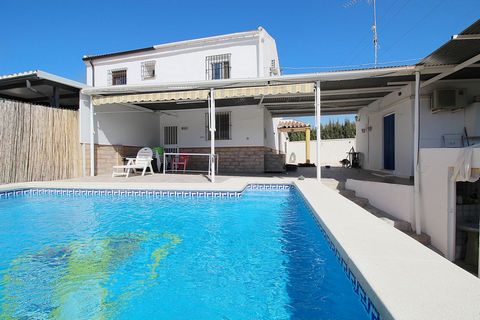 Comfortable rustic finca with an unbeatable location just 650 meters from the entrance of La Charca. 5,213 m2 plot, 156 m2 built, 2 bedrooms, 2 bathrooms and an independent study. Just 1 minute by car or 7 minutes walking from Avenida de Espana, this...
