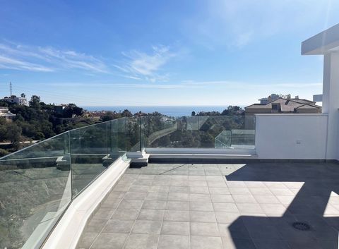 Townhouse AERA - Sea and mountain views in Torreblanca Great opportunity, 10 minutes from the beach! In a complex of 4 properties, we offer this charming terraced house offering extraordinary views. New, with a modern design, Construction has just be...