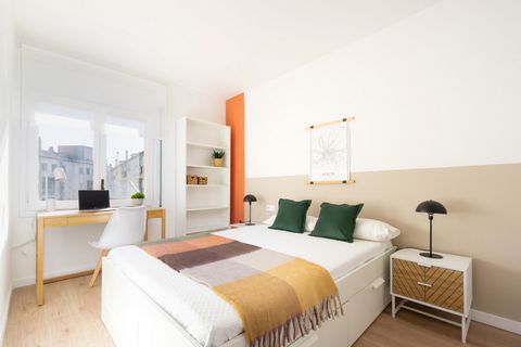Perfectly located room rental for demanding students and professionals! Are you looking for a cozy and well-located place for your next university or work adventure? We have the perfect solution for you! We offer you the Berlin room of 11 square mete...