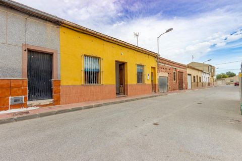 REF. -. 02067 UNIQUE OPPORTUNITY IN CALLOSA DE SEGURA! We present this exciting offer in San Bartolomé, where you can unleash your creativity and make it the home of your dreams. With a prime location in a quiet area, this property offers the perfect...