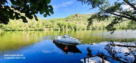 Wilt u zich vestigen in de Dordogne in Bergerac? Kom en ontdek deze ideale locatie! Wees de eerste om dit vastgoedcomplex te bezoeken. Eerste hoofdgebouw van 200M2 met zwembad, jacuzzi, aan de frontlinie, met uitzicht op de Dordogne. Daarnaast is er ...