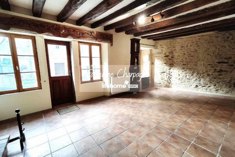 Ideal for gîte, seasonal rental. Sleeps 10/14. Discover this rare pearl: a townhouse located in the heart of the Medieval City of one of the most beautiful villages in France. It is composed on the ground floor: a living room of more than 40m2 with i...