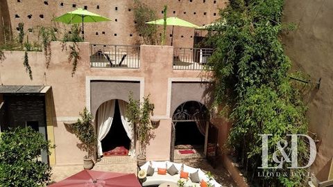 Riad located in the Medina Quartier de la Kasbah along the Royal Palace. Majestic Riad titled designed with several historic buildings dating from the beginning of the 17th century with a residence permit. the line of Pashas Glaoui includes 2 entranc...