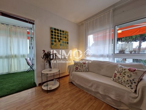 Completely renovated apartment on the first line in Horta de Santa Maria. The 50m2 house is distributed between a double cabin room, bathroom, independent equipped kitchen and living-dining room with access to a glazed terrace with sea views. The apa...