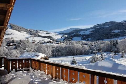 Chalet of 525 m2 - Land of approximately 1400 m2 - 6 bedrooms - 8 bathrooms - 1 staff apartment - 6 car garage - Jacuzzi - Steam room In Le Mont d'Arbois area, close to the ski slopes and the Golf course, beautiful and large chalet of high quality co...