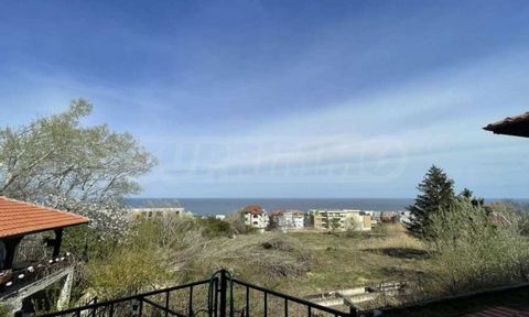 SUPRIMMO Agency: ... We present a studio with sea views in Byala. Excellent location within walking distance of the clean beaches of the city. No maintenance fee! The property with a total area of 42 sq.m is located on the 1st floor of 5 in a new res...