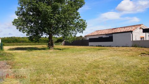 FOR SALE - RIEUX VOLVESTRE (31310) (Haute-Garonne - 31) - Flat and serviced building land of 903 m² Very beautiful flat land suitable for swimming pool and already serviced, located in a quiet residential area in the small town of Rieux-Volvestre (5 ...