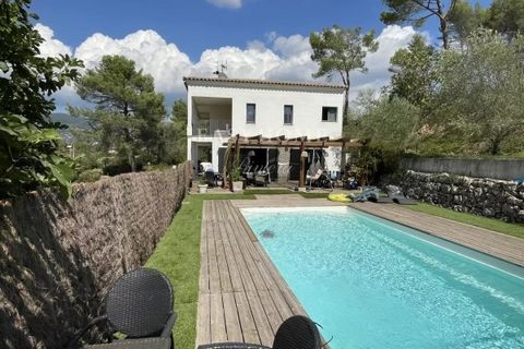 Peymeinade, in absolute calm, in a residential area, beautiful recently built villa. this villa has a large living room with a semi-open kitchen, allowing you to enjoy a beautiful living space, as well as a beautiful covered terrace facing the swimmi...