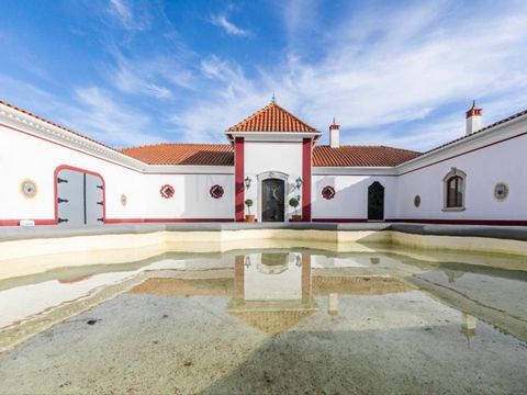 This fantastic estate is located in the municipality of Redondo, just 1.5 km from the picturesque Alentejo village of Redondo, Herdade das Castas Nobres offers a unique experience. The region is known for the hospitality of the surrounding population...
