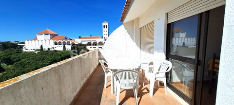 Refurbished one bedroom apartment in the heart of Quarteira on the second line of the sea. This fantastic property comprises a living room, an equipped kitchen, one bedroom with a wardrobe and one bathroom. With an excellent solar position and a fant...