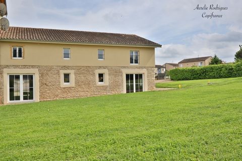 Dpt Saône et Loire (71), à vendre LA CHAPELLE DE GUINCHAY appartement à rénover de 128,36 m²