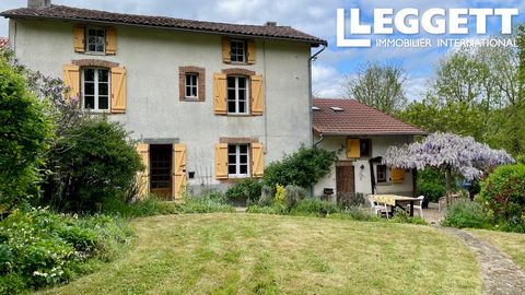 A28521WV87 - This house is set in peaceful surroundings on the edge of a small hamlet close to Oradour-sur-Vayres and a stone's throw from the 13 km walking trail linking Oradour-sur-Vayres and Chalus. It is adjoined on one side by a barn belonging t...