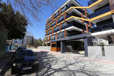 Appartement de 3 Chambres au Bord de la Mer avec Gaz Naturel et Parking Intérieur à Antalya Muratpasa L'appartement récemment construit est situé dans le quartier Zerdalilik à Antalya, Muratpasa. Zerdalilik est un quartier élitiste et paisible avec u...