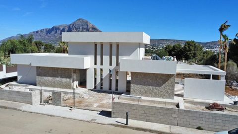 Beautiful Villa for sale in Jávea of new construction at 4 minutes drive to the Arenal beach. The Villa will be built on a plot of 1.108 m2 and has a constructed area of 257 m2 + 215 m2 closed and open terraces. The property is distributed on two lev...