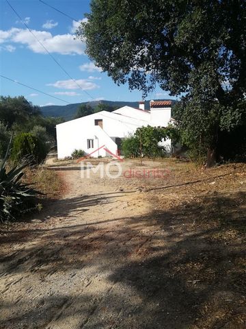 Small farm in Caia, parish of Urra, with a gross construction area of 148.4 m2 and a land area of 1.975 ha. The farm consists of a 3-bedroom and a 1-bedroom house, both with kitchen, living room and bathroom, Alentejo kitchen, a 20-square-metre stora...