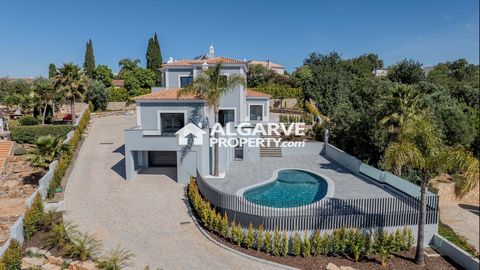 Located in Loulé. Fully renovated 4-bedroom villa, with 4 bedrooms en-suite where every detail has been meticulously crafted to high standards set in a 1650 m2 fenced plot. With 463 m2 of construction, as you step into the villa, you're greeted by a ...