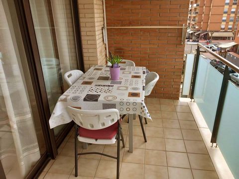 Apartment of 75m2 for sale in the area of Fenals, Lloret de Mar with Tourist License, It consists of: living room with access to the terrace of 8m2, semi american kitchen, 2 double bedrooms, 2bathrooms, fitted wardrobes, furnished air conditioning, c...