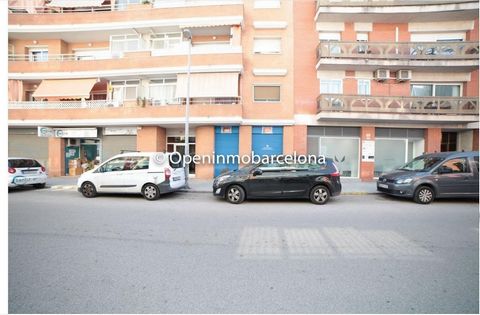 DIAPHONE PREMISES FOR RENT IN SANT JOAN AREA!!! From Open Inmo we show you this FANTASTIC DIAPHANOUS LOCAL of 140m2 in very good condition, it has a large space, but at the same time totally divisible, it has 2 toilets, one of them adapted for people...