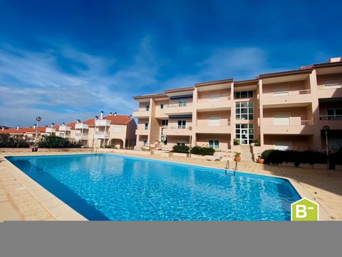 2 bedroom apartment with parking and sea view - Sao Martinho do Porto Located in a quiet condominium, with a privileged view over the ocean and at the same time just a short distance from the calm waters of the bay/beach, as well as the shops and res...