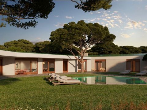 'Onyria Quinta da Marinha Residences was conceived and designed by Promontório, a Portuguese atelier of international reference. This 5-bedroom unit with private pool is integrated into the landscape structure of the golf course and the pine forest l...