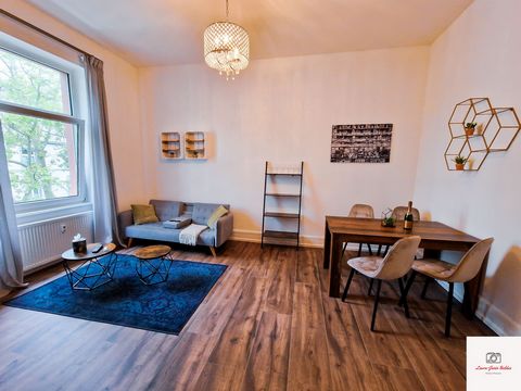 This newly renovated apartment, is set in a beautiful central location in the north-east, directly at the Güntersburgpark and a 8min walk to the Berger Straße (Bornheim Mitte). In a quiet area but still close to lively streets with cafes, shops and r...