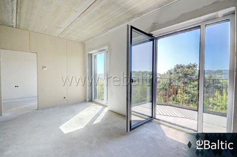 In the exclusive reVINGIS River Space project. - Bright apartment - A spacious balcony with a view of the Neris River - Electrical installation, partitions, water and sewage points installed, concreted floor, intercom, underfloor heating thermostats,...