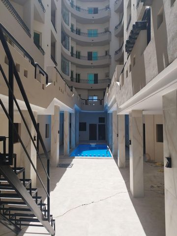 Wejdź do królestwa Sea Light Arabia, symbolu współczesnej elegancji w tętniącej życiem dzielnicy Arabii w Hurghadzie. Ten nowo otwarty ośrodek, położony naprzeciwko Arabella Azur Resort, oferuje szereg apartamentów, które na nowo definiują luksus, a ...