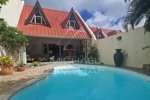 Discover this charming house located in a true haven of peace in Bain Boeuf, at the heart of a sought-after residential area. Perfect for a quality rental investment, this property offers: 3 spacious bedrooms and 2 bathrooms A private pool for exclus...